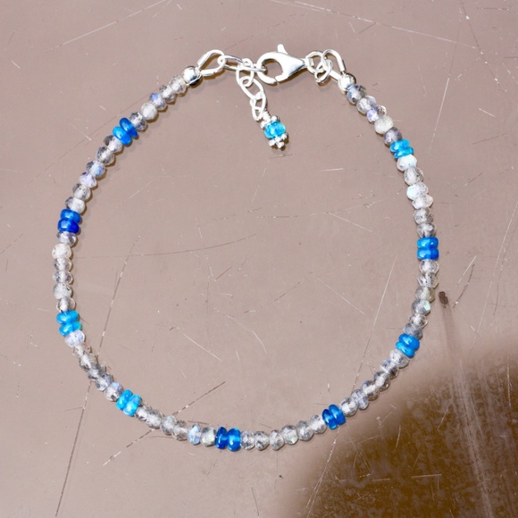Neon Blue Apatite & Labradorite Bracelet in Sterling Silver 925 - Elevate Your S - Picture 2 of 7